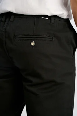 Chinos