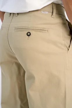 Chinos