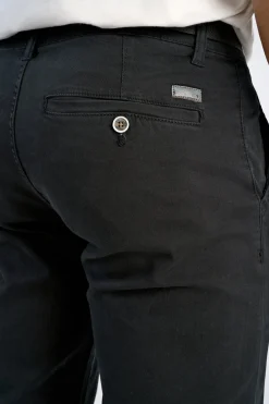 Chinos