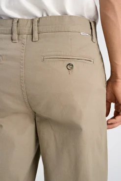 Chinos