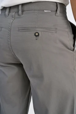 Chinos