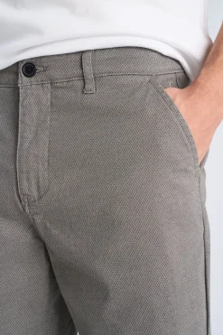 Chinos