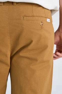 Chinos