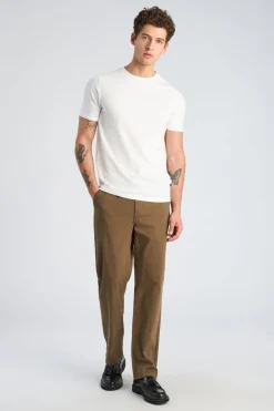 Chinos
