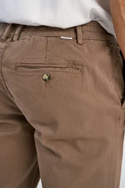Chinos