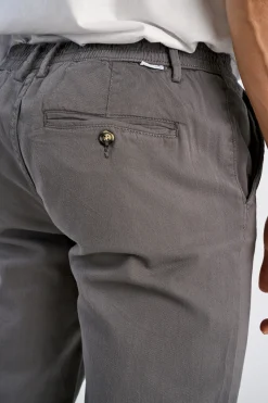 Chinos