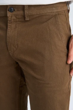 Chinos