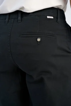 Chinos