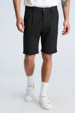 Performance shorts